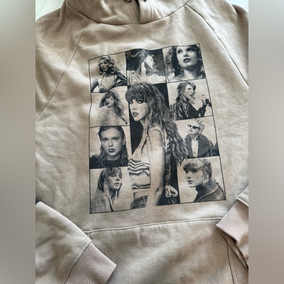 Taylor Swift Hoodie - Picture 2 of 4